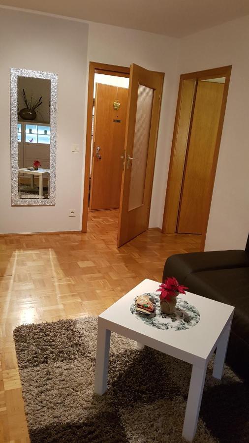 Ferien-& Monteurwohnung Koenen2 Nah Am Westfield Centro Обергаузен Екстер'єр фото